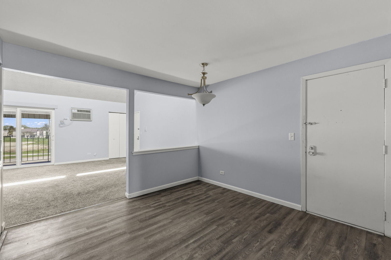 535 W Lies Road Unit: 6