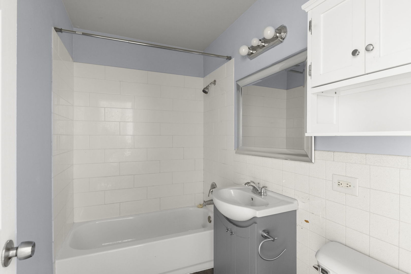 535 W Lies Road Unit: 6