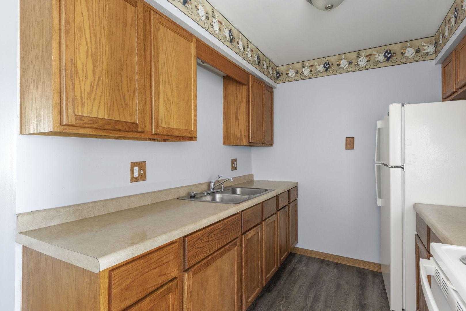 535 W Lies Road Unit: 6