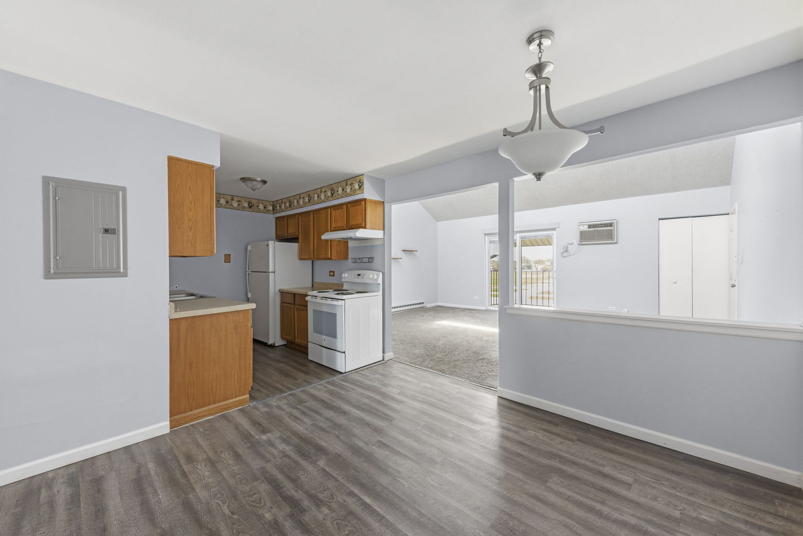 535 W Lies Road Unit: 6