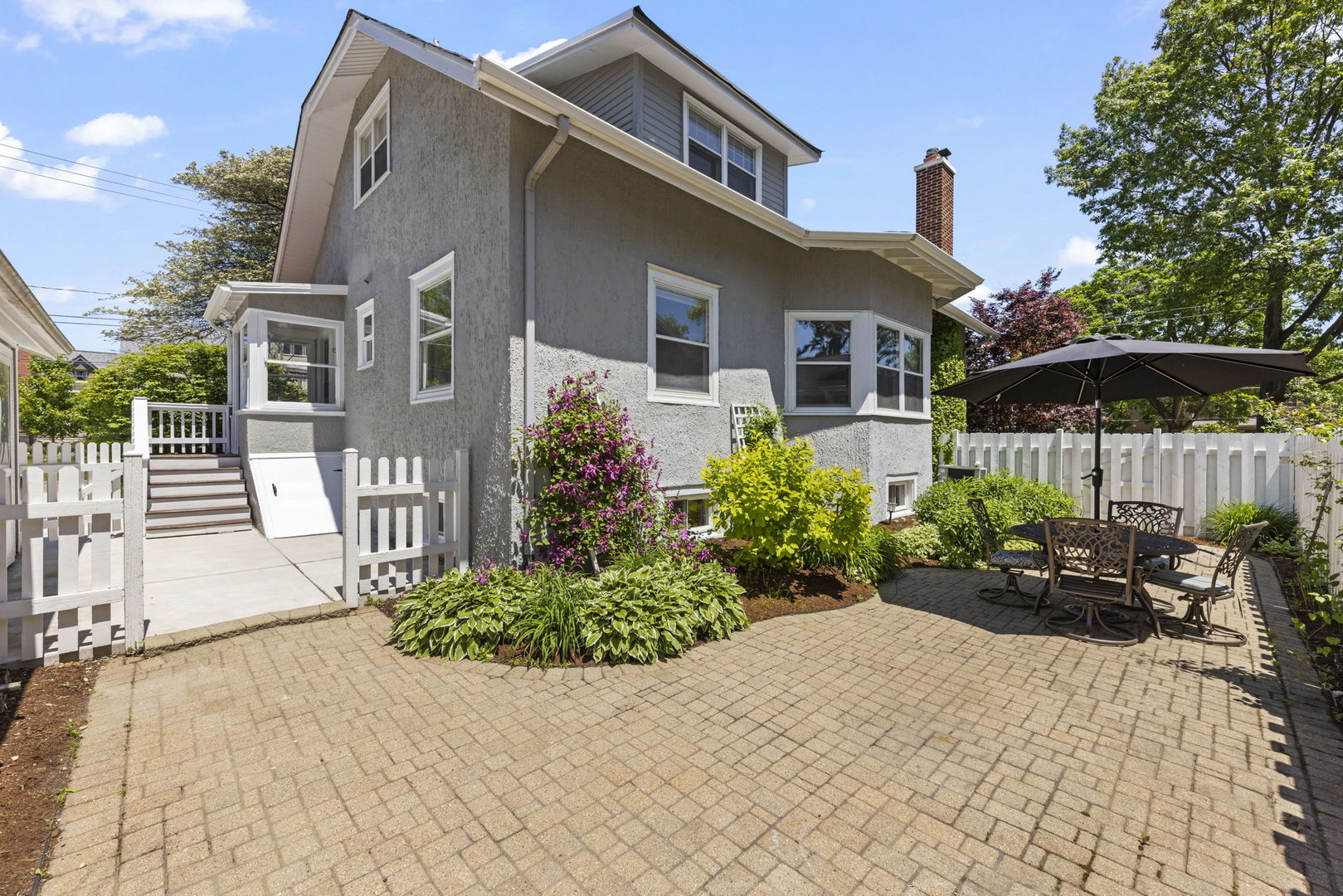 590 Prairie Avenue