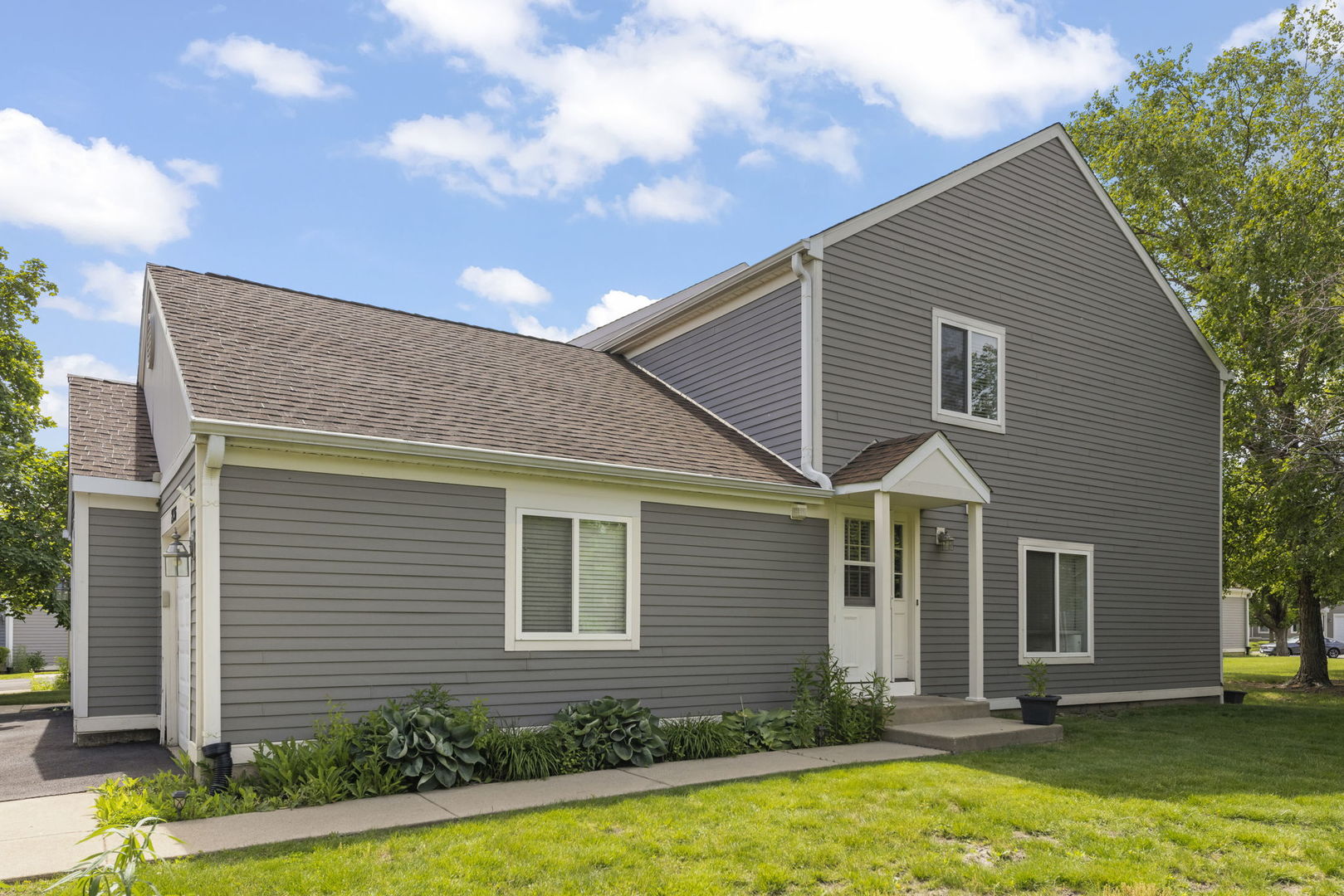 2736 Prairieview Lane S Unit: 1