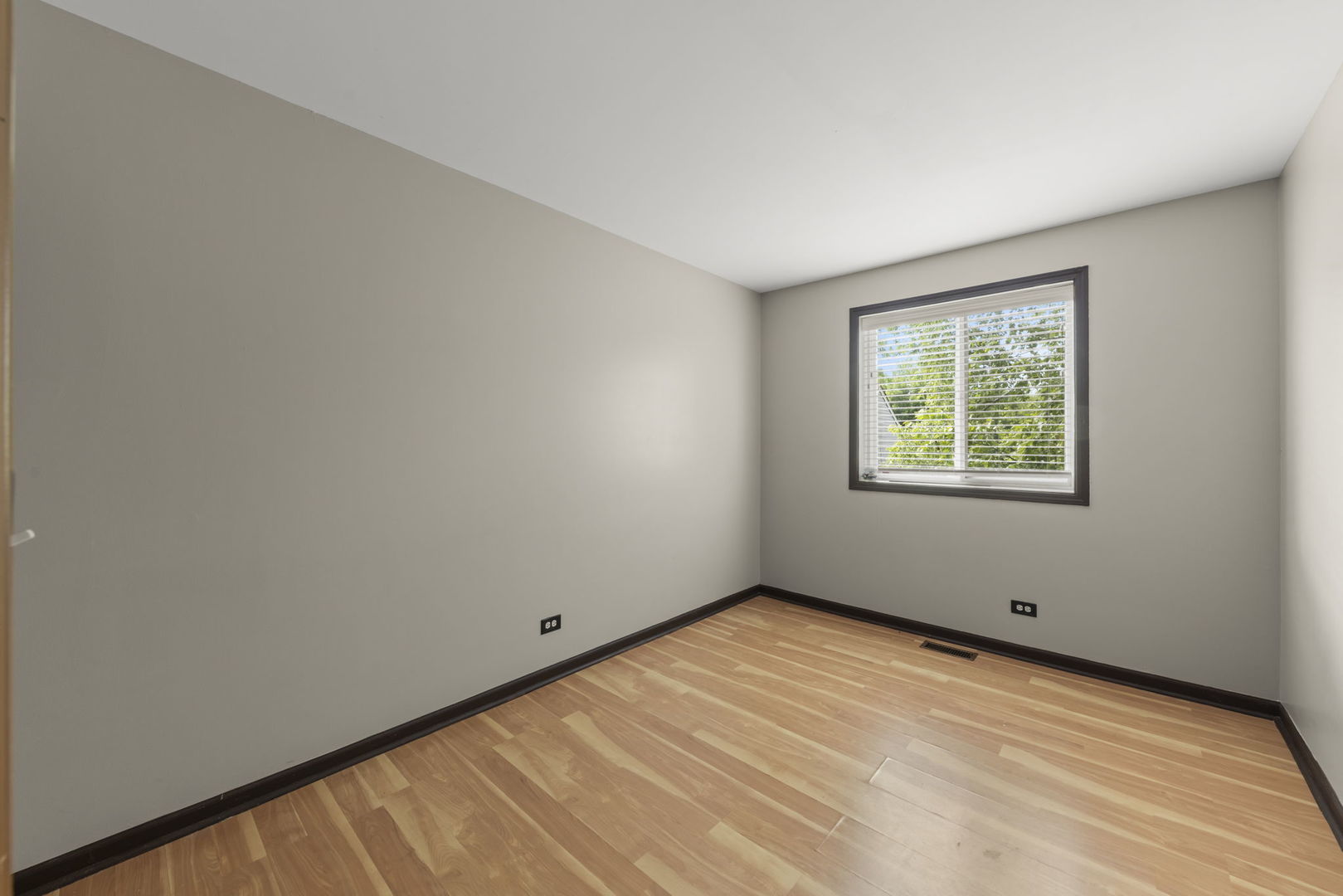2736 Prairieview Lane S Unit: 1