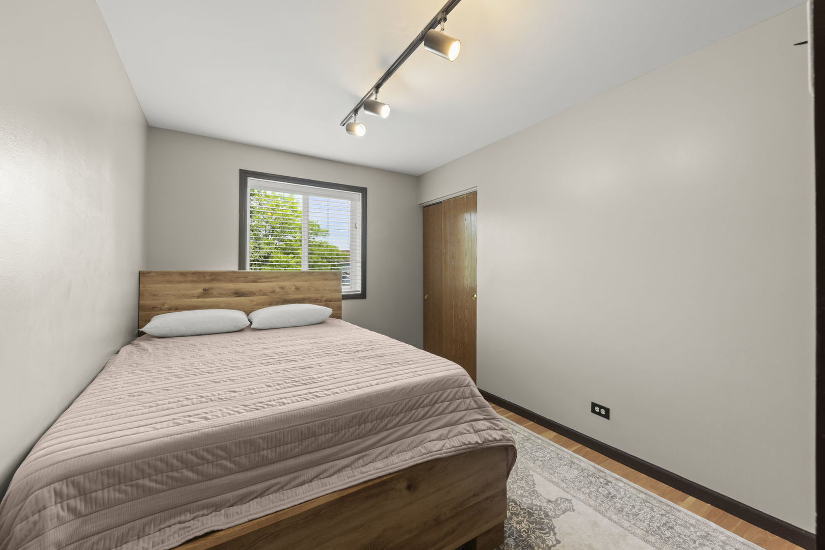 2736 Prairieview Lane S Unit: 1