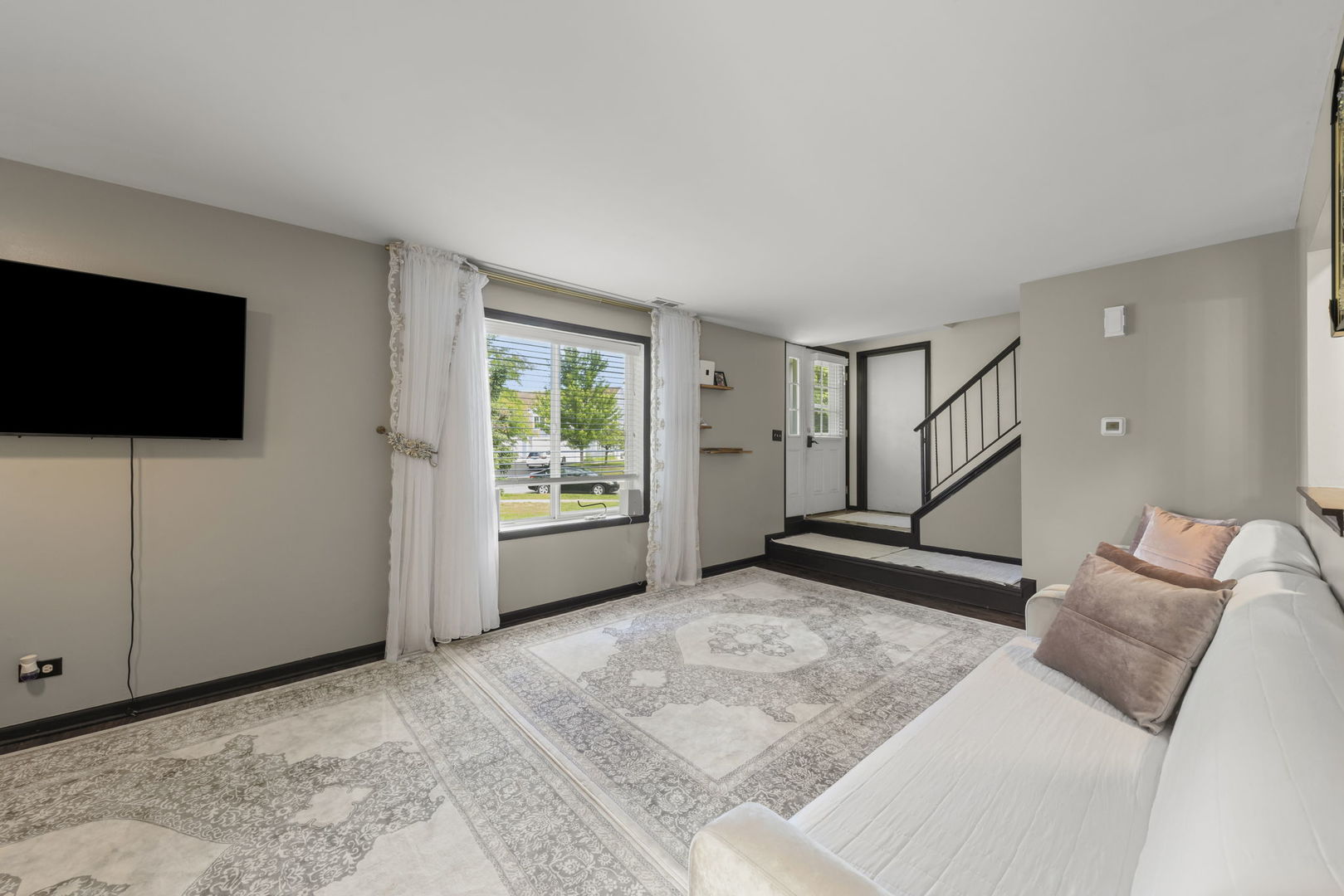 2736 Prairieview Lane S Unit: 1