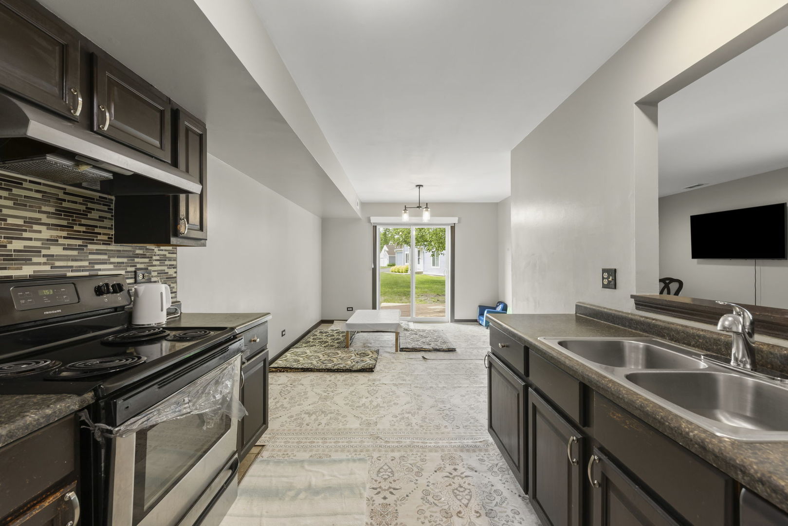 2736 Prairieview Lane S Unit: 1