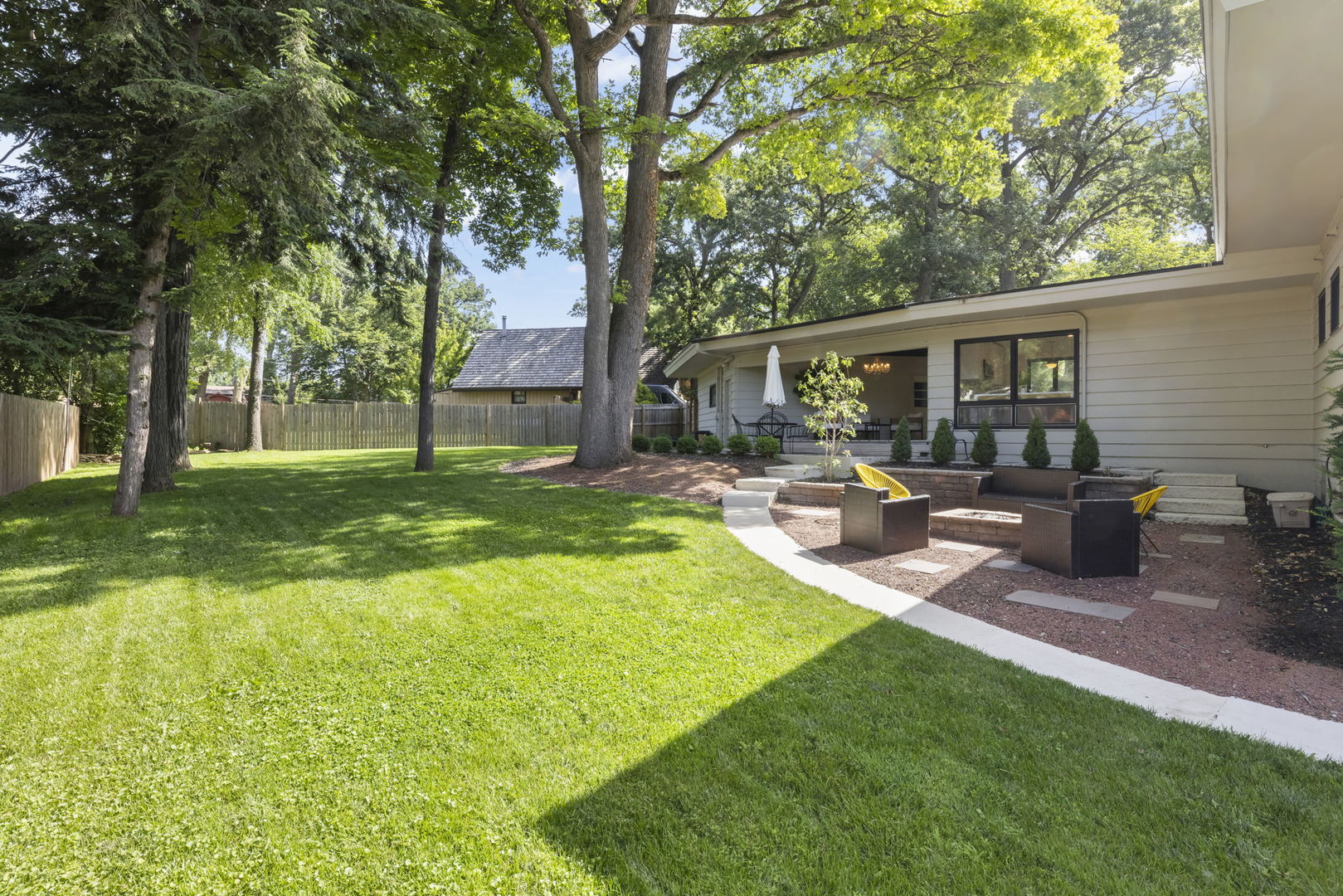 3N410 Maple Court