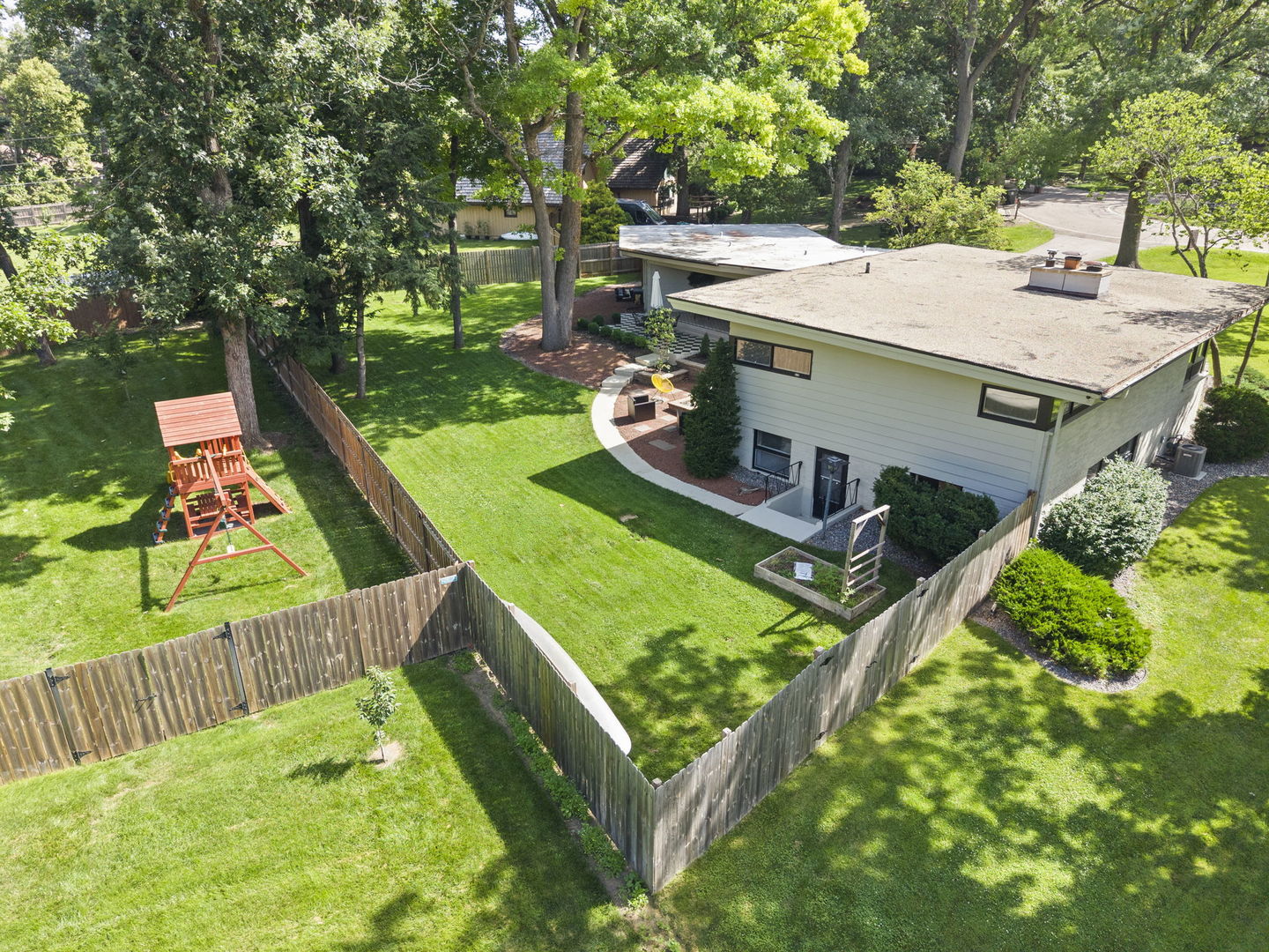 3N410 Maple Court