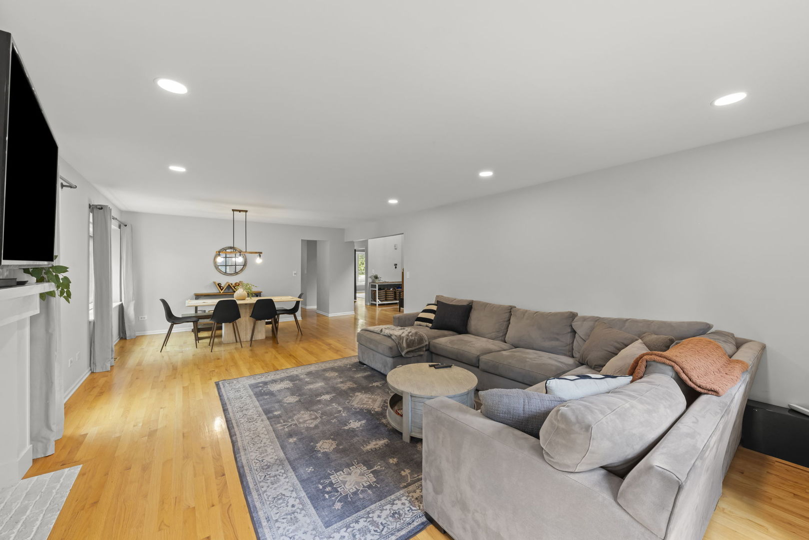 528 W Evergreen Street