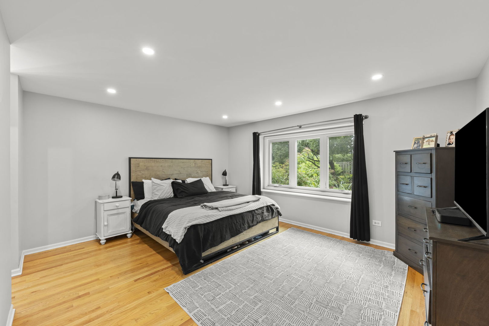 528 W Evergreen Street