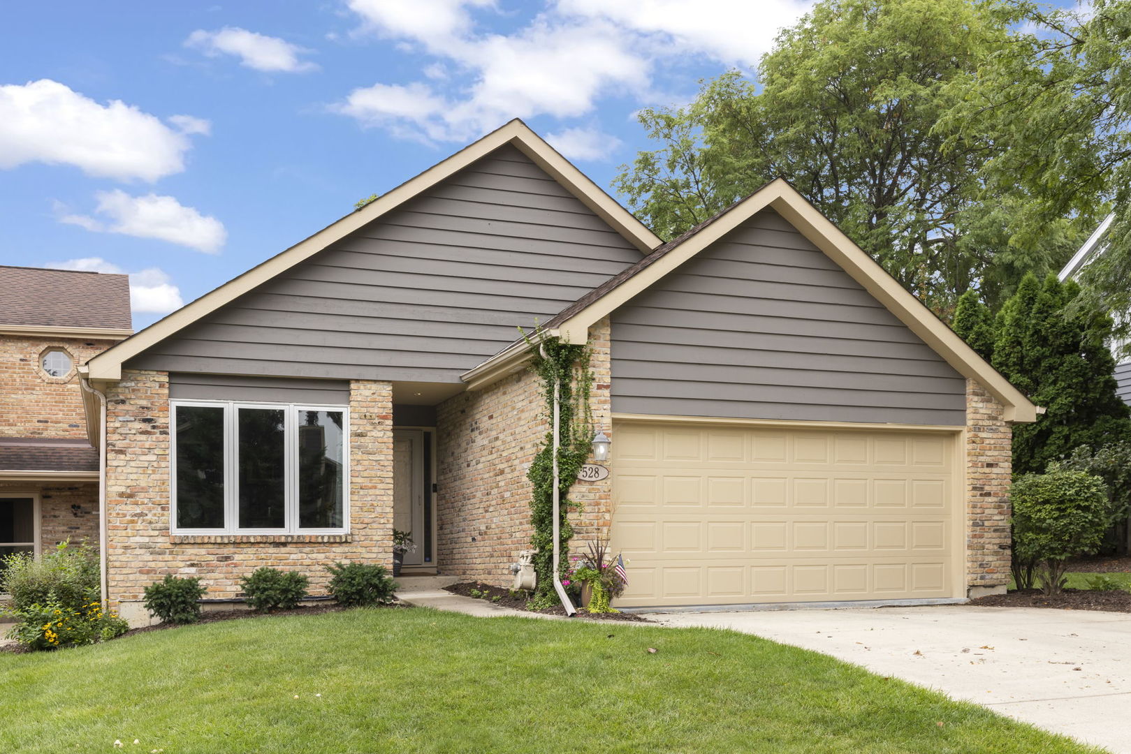 528 W Evergreen Street