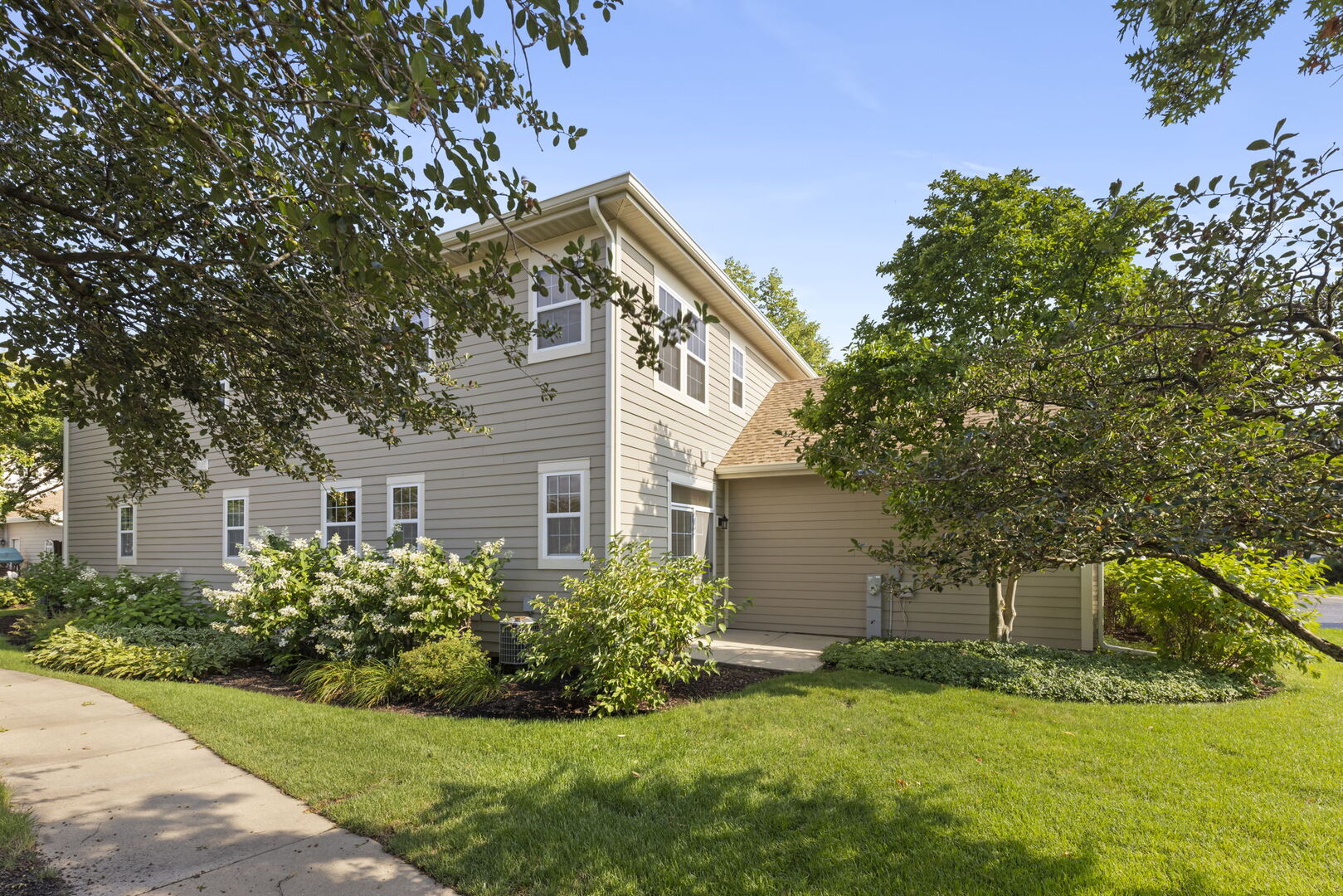 631 Dunhill Lane