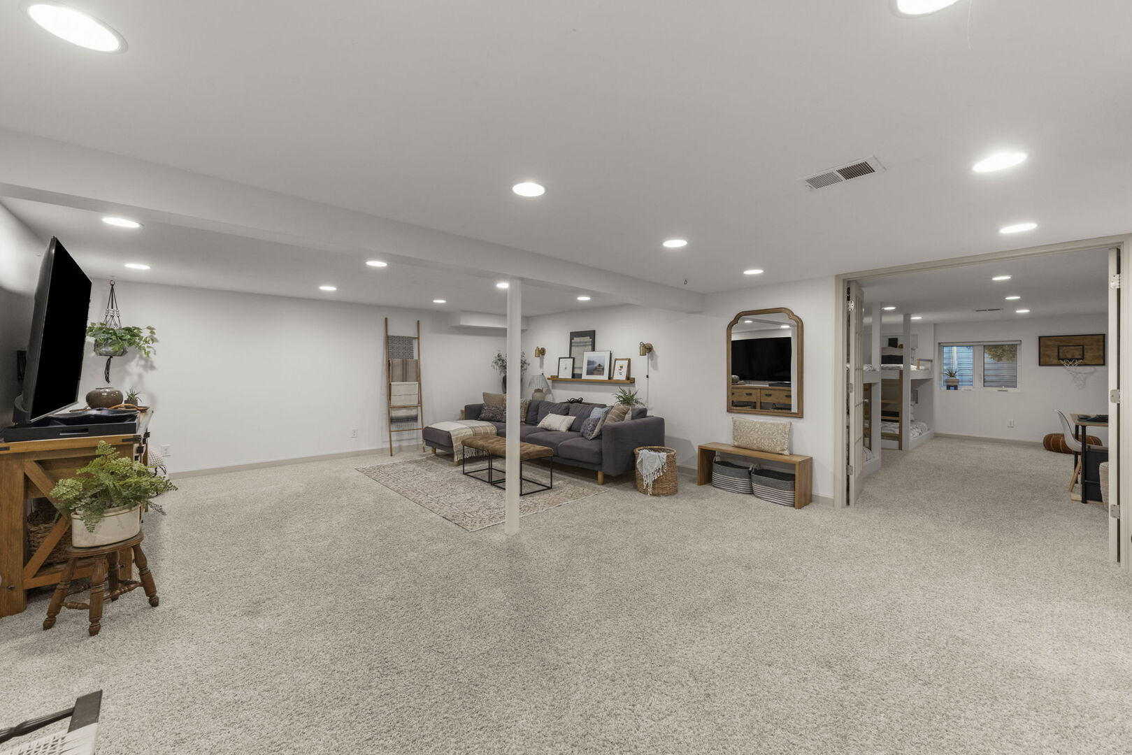 1205 E EVERGREEN Street