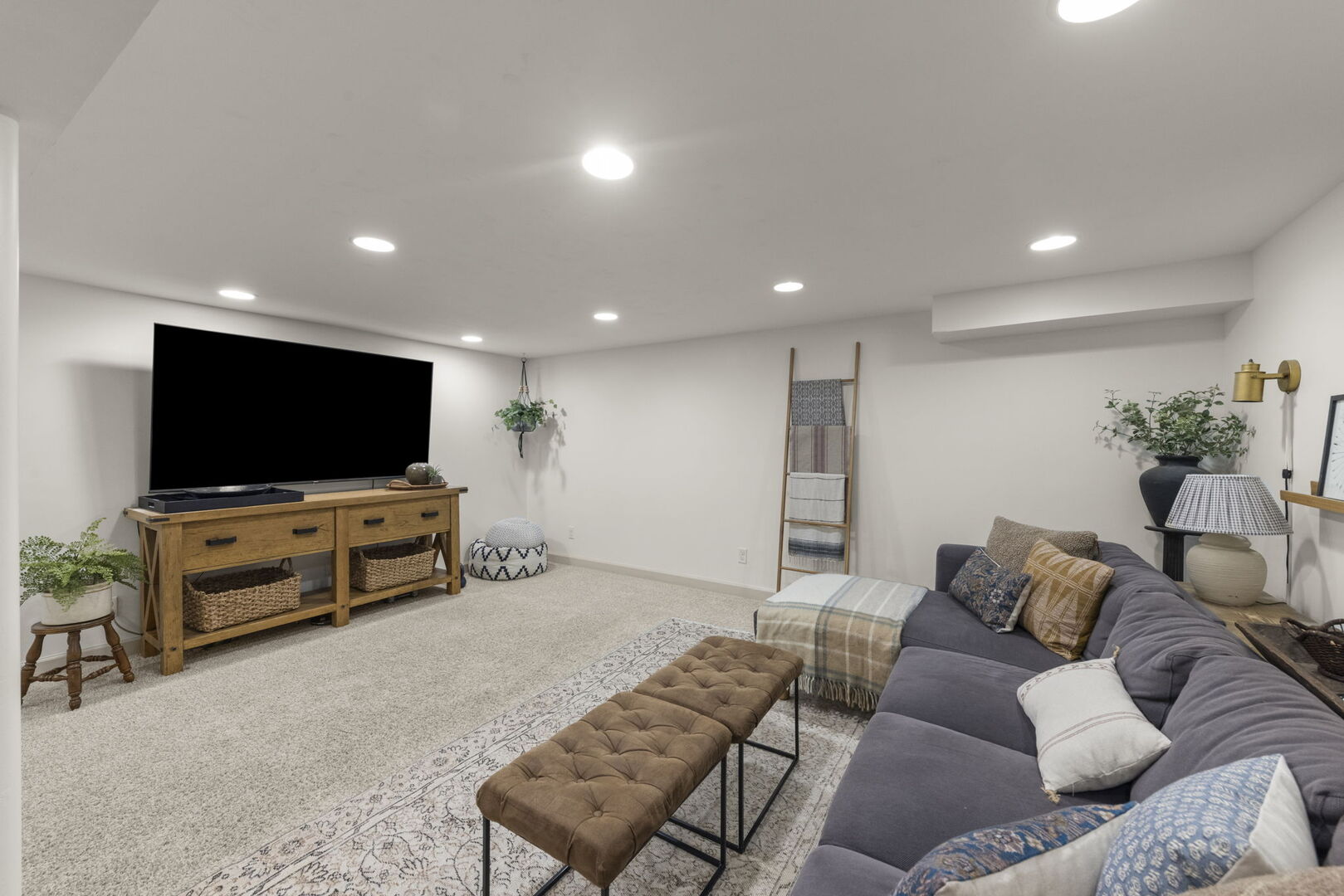 1205 E EVERGREEN Street