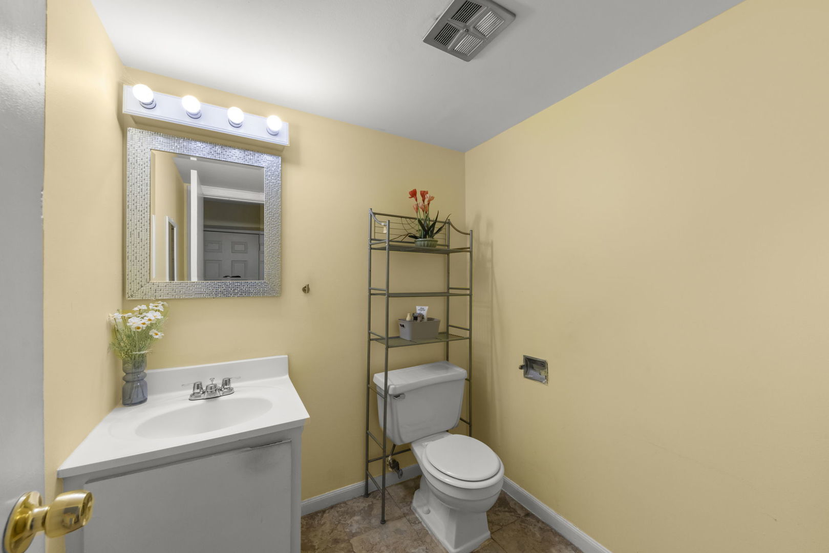 743 E Fullerton Avenue Unit: 108