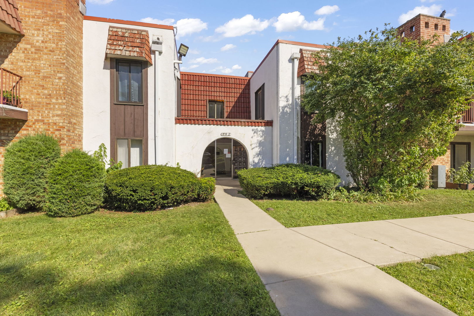 743 E Fullerton Avenue Unit: 108