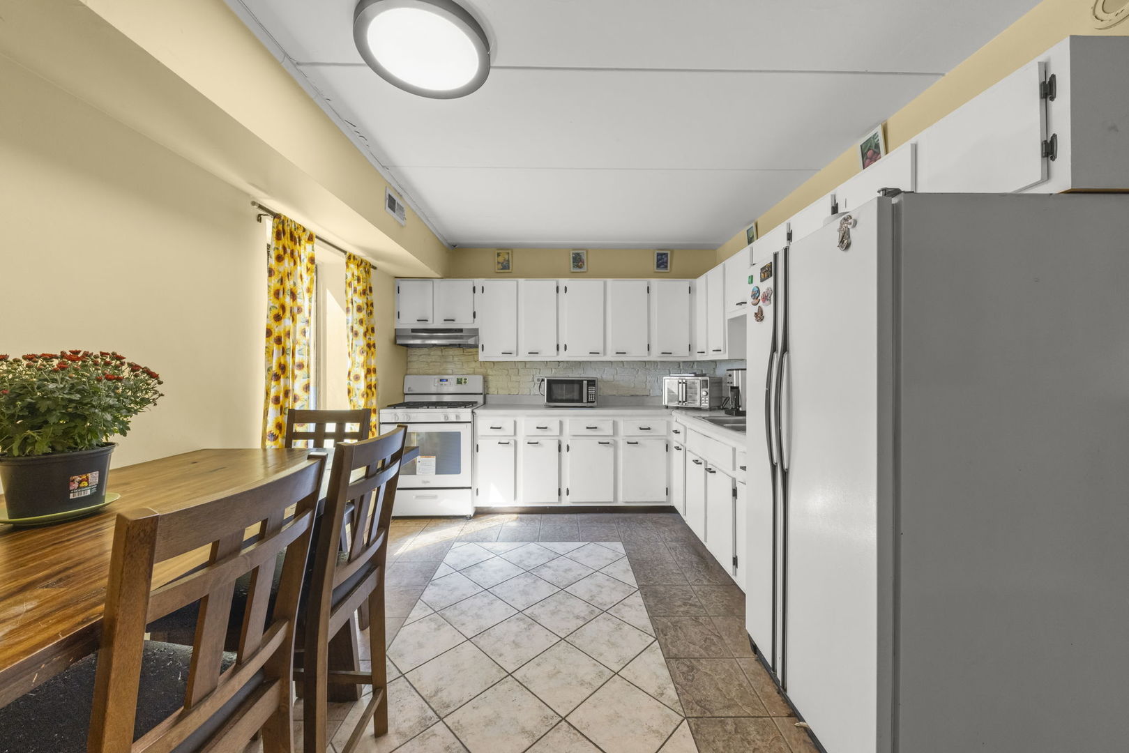 743 E Fullerton Avenue Unit: 108