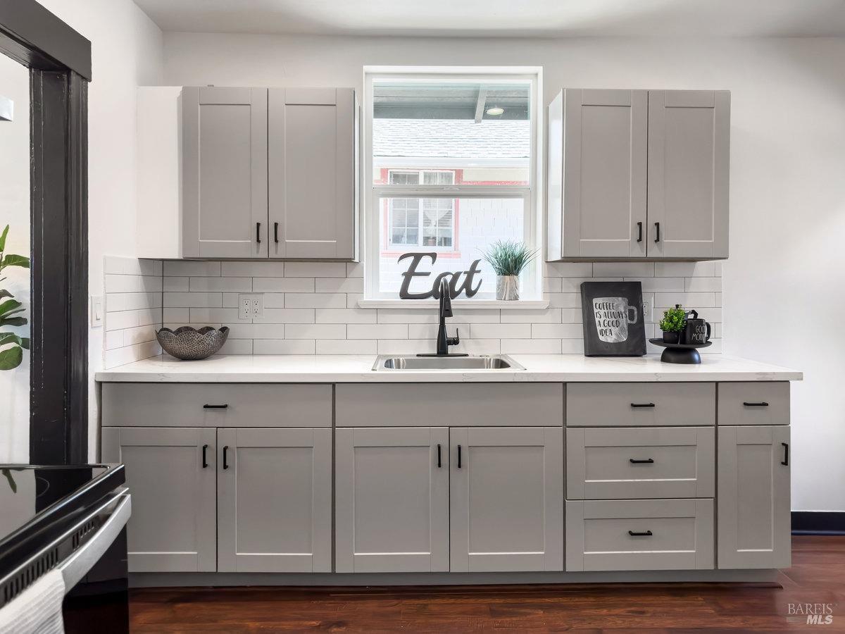 210 El Dorado Street