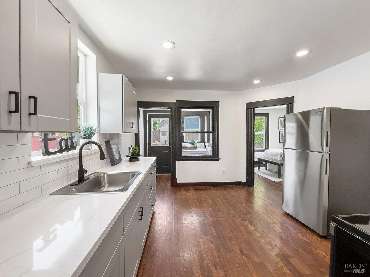 210 El Dorado Street