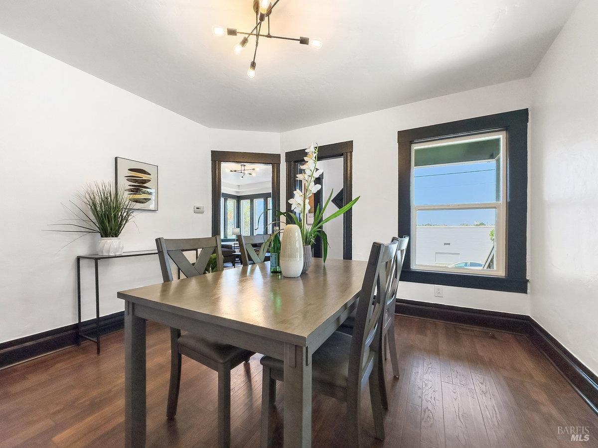 210 El Dorado Street