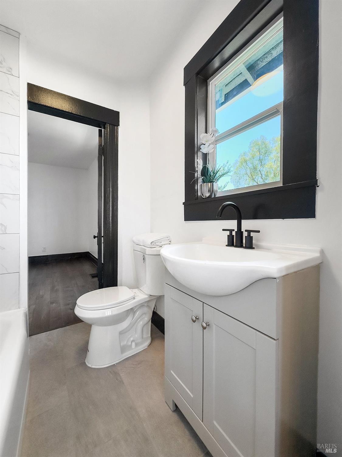 210 El Dorado Street