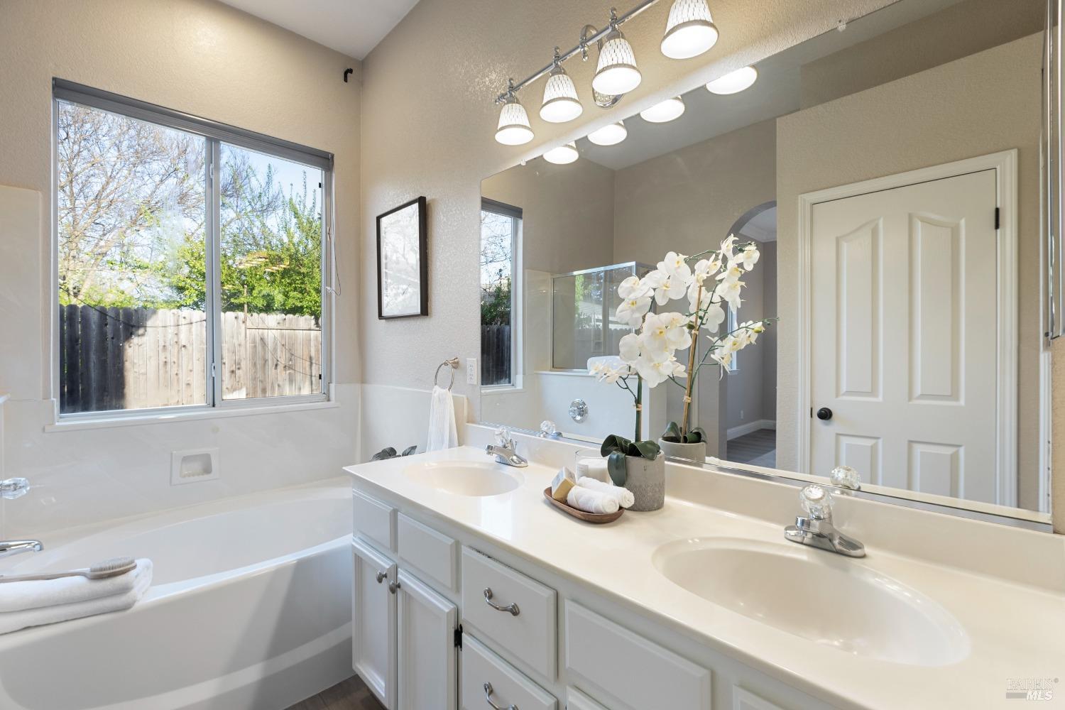 3930 Shaker Run Circle