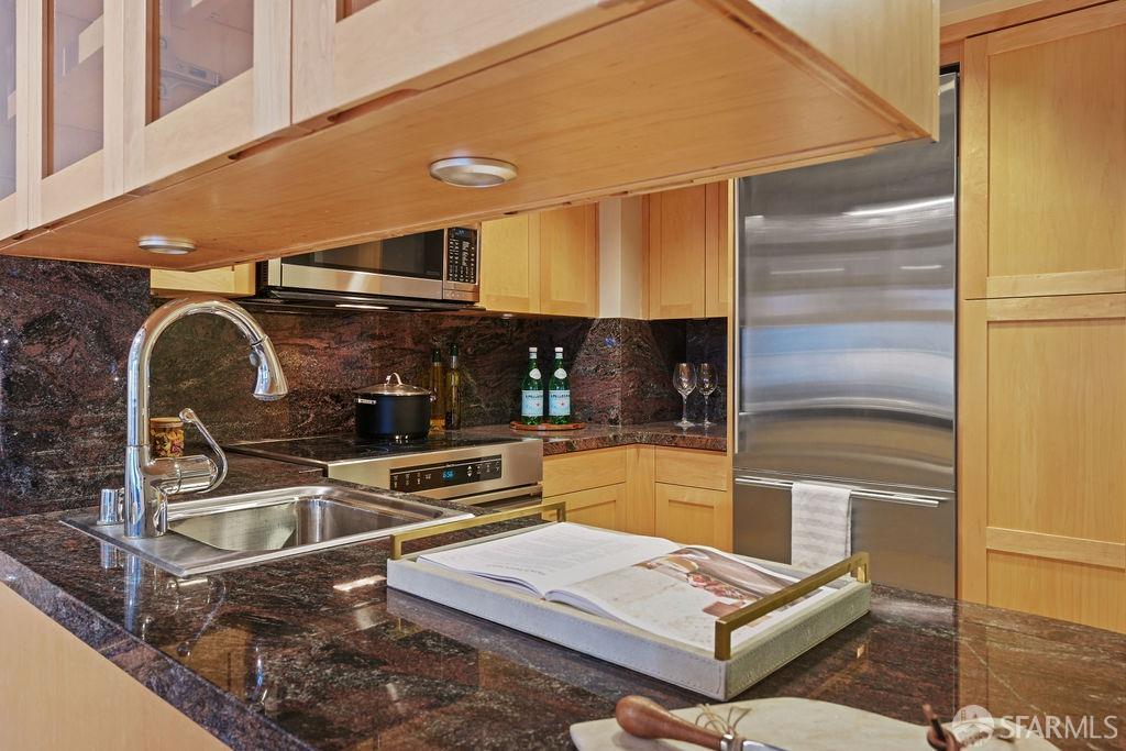 240 Lombard Street # 738