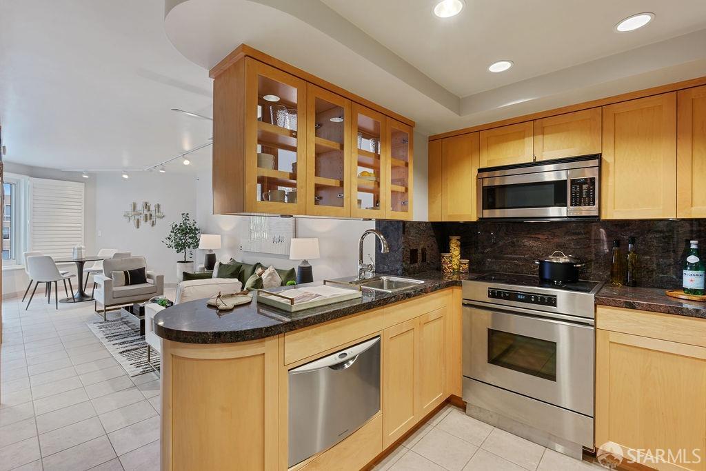 240 Lombard Street # 738