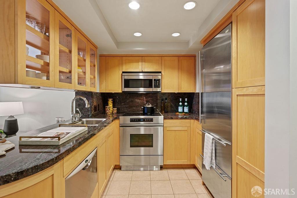 240 Lombard Street # 738