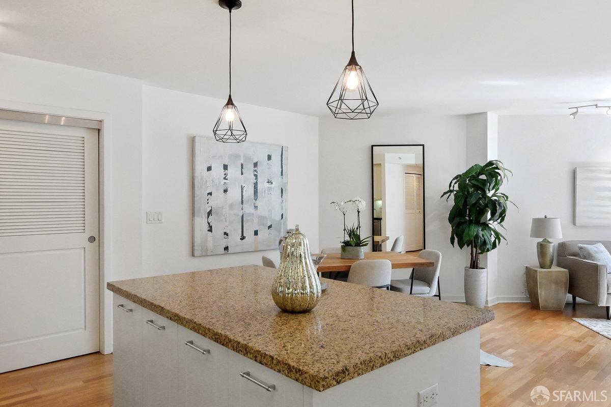 170 King Street # 714