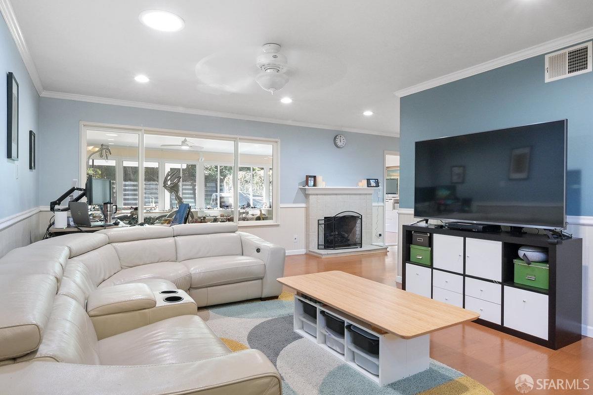 2493 Camino De Jugar