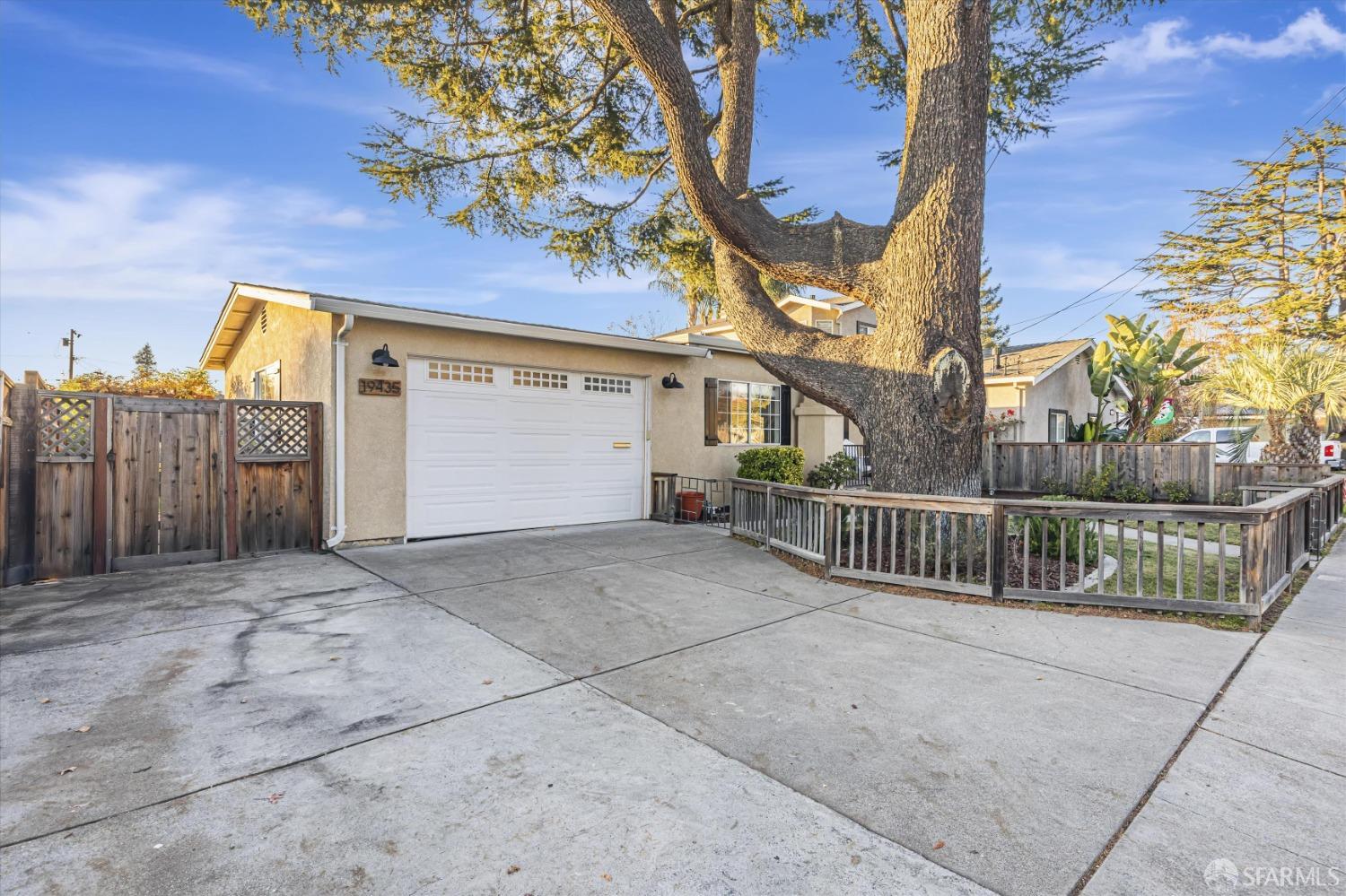 19435 Santa Maria Avenue