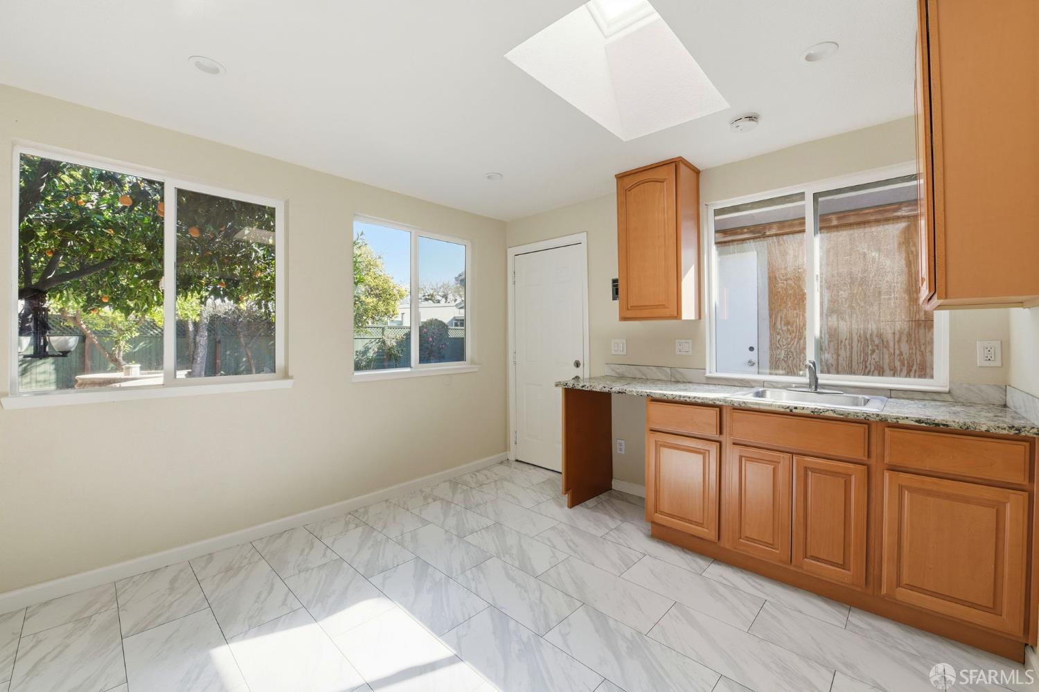 2671 Hawthorne Avenue