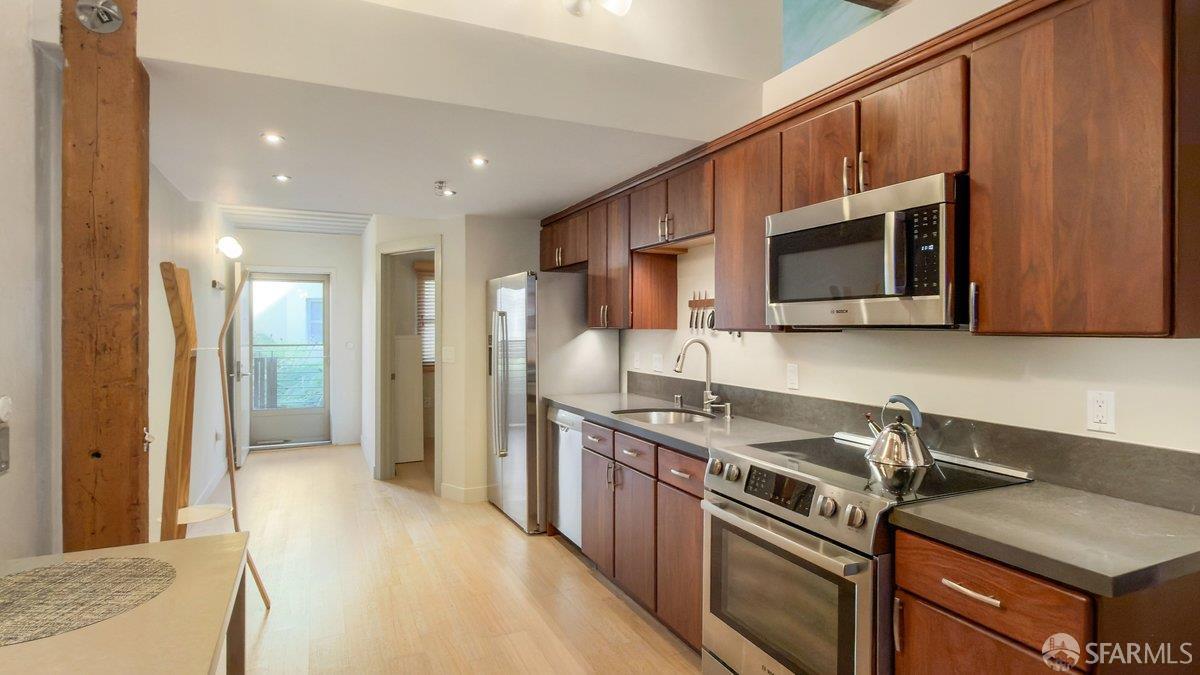 400 Spear Street # 206