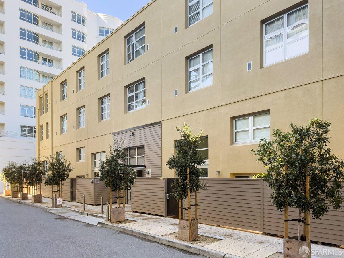 400 Spear Street # 206