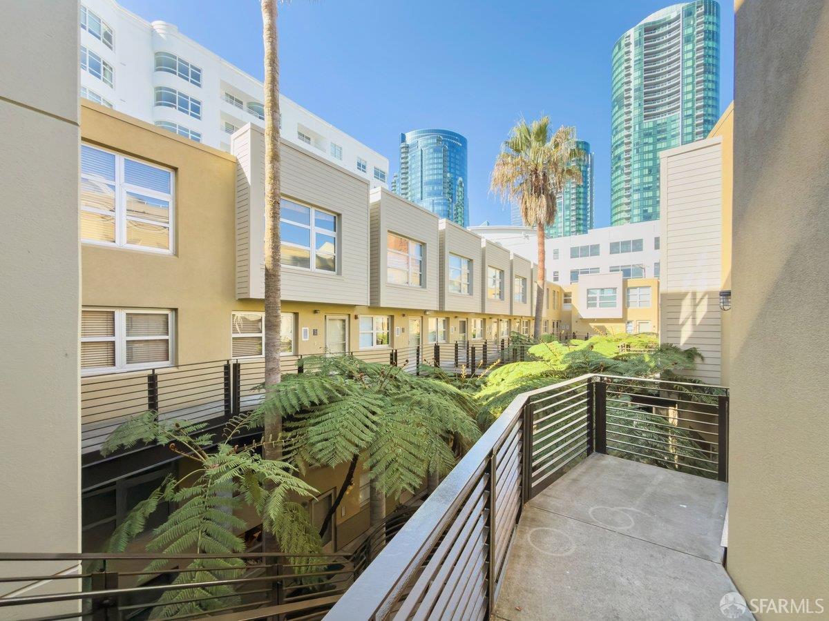 400 Spear Street # 206