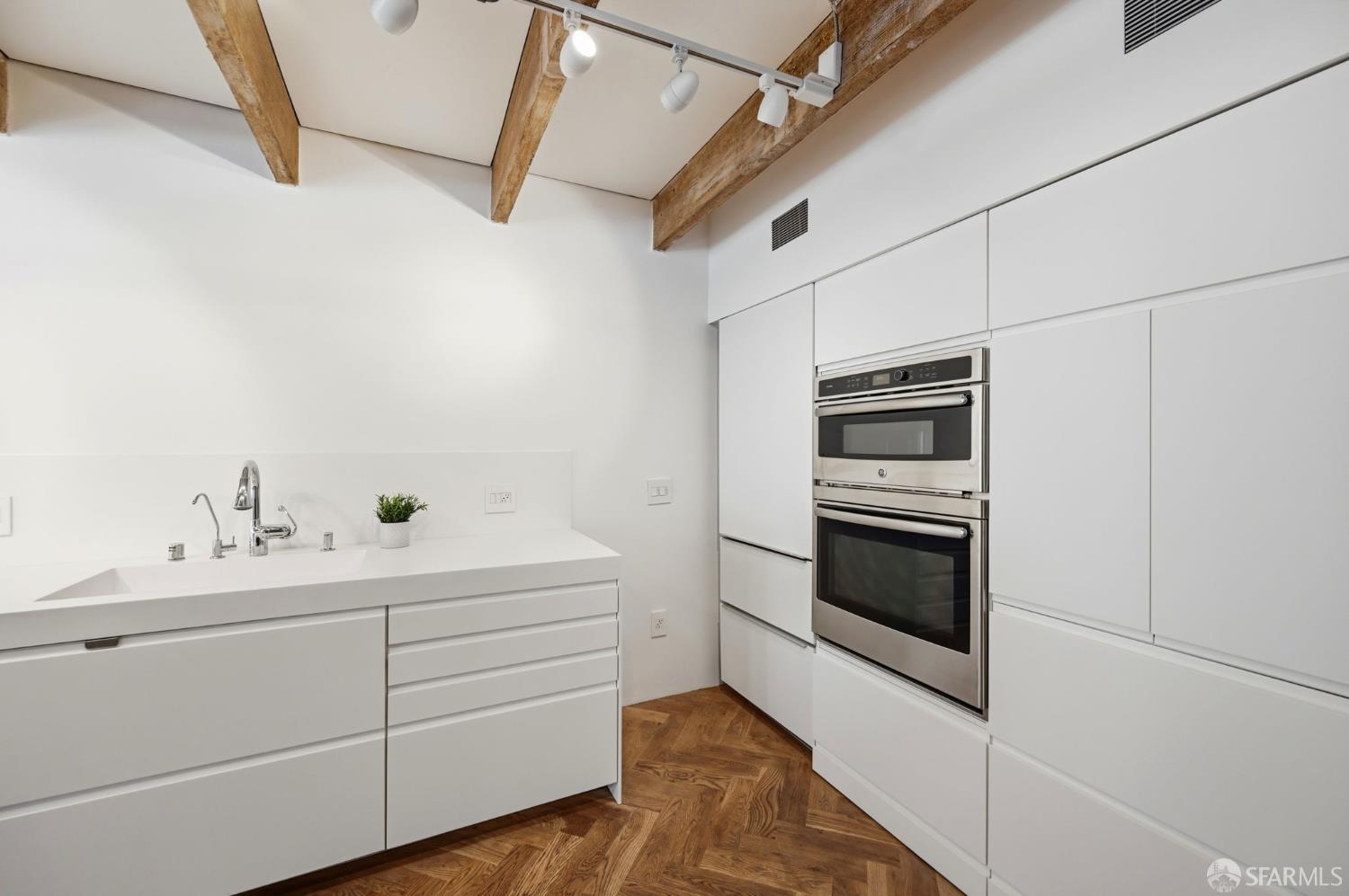 650 Delancey Street # 203