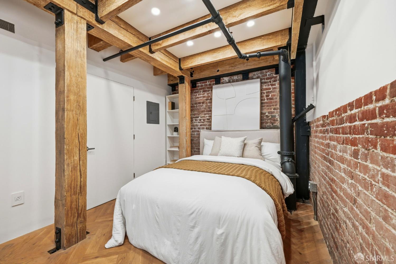 650 Delancey Street # 203