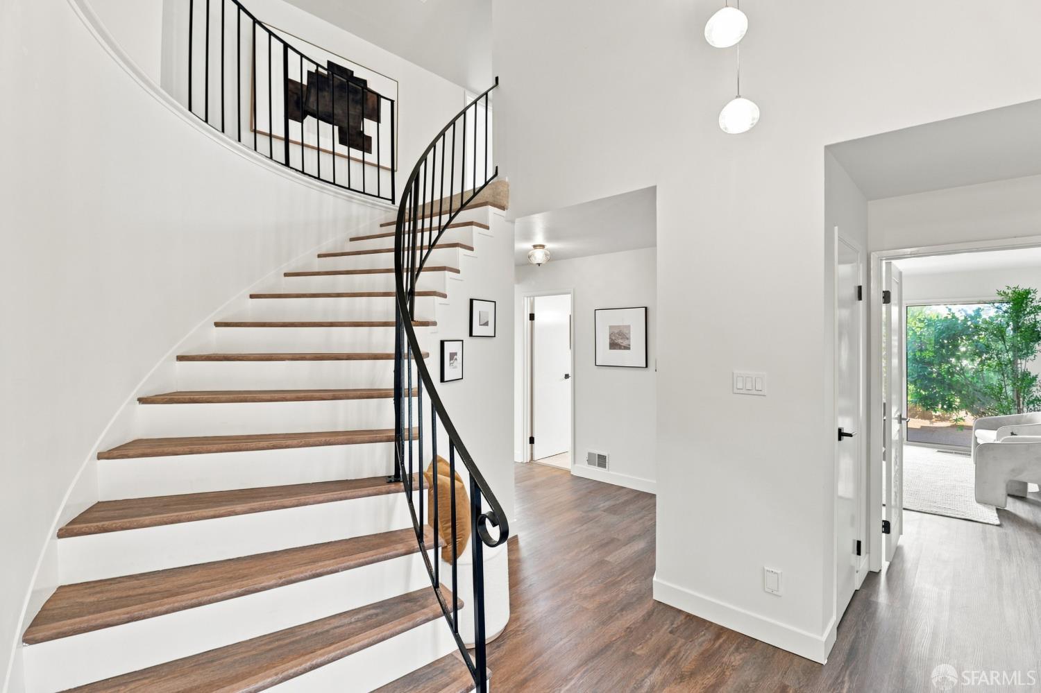8 Bennington Court