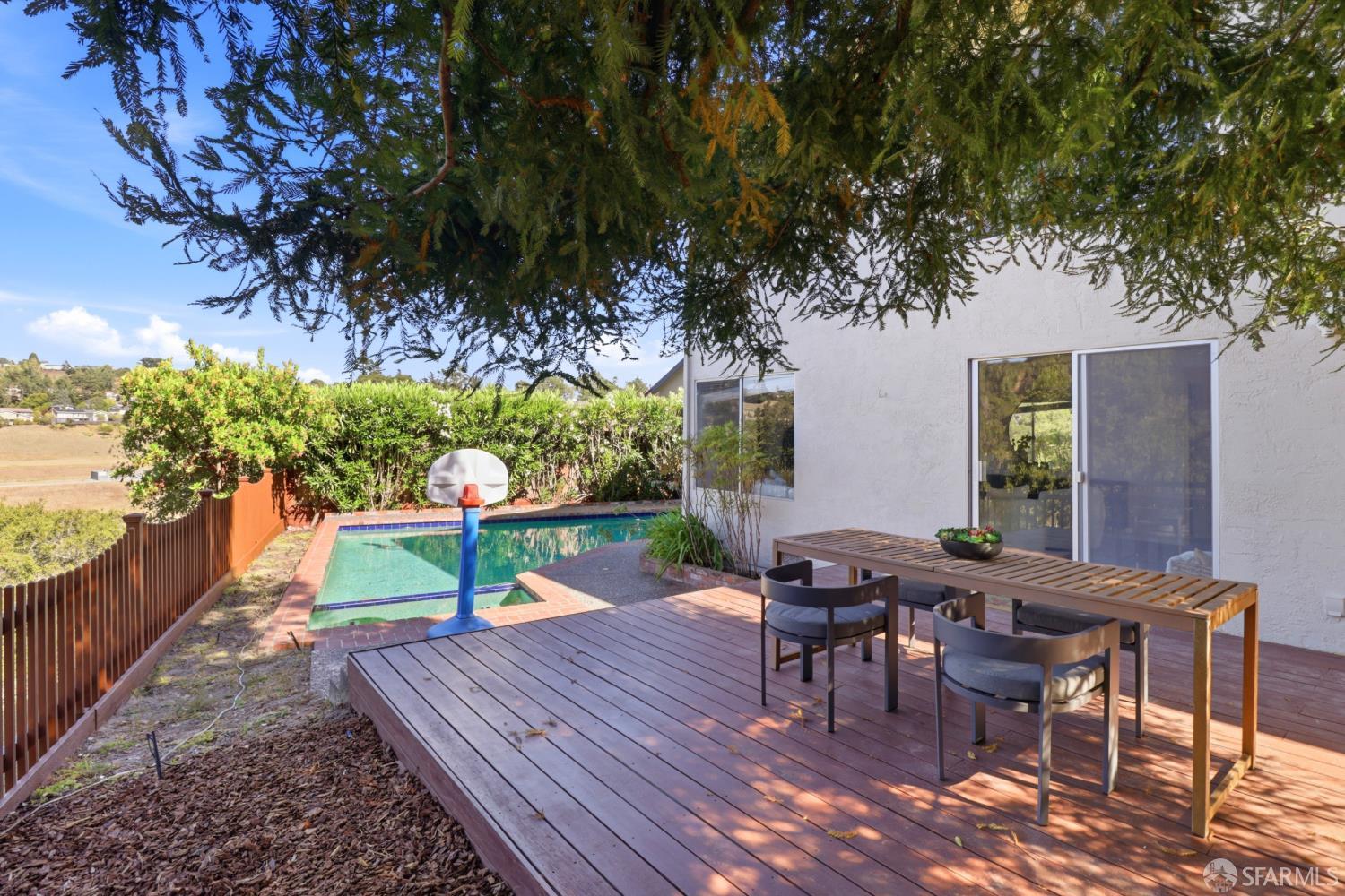 8 Bennington Court