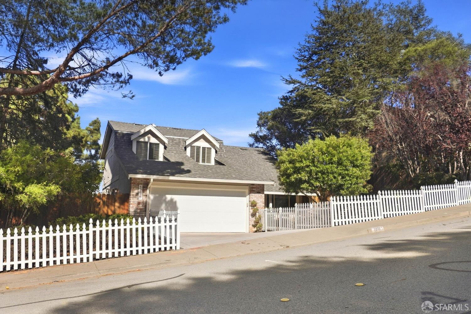 1711 Parkwood Drive