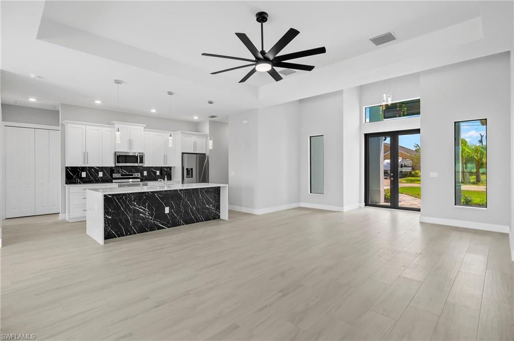 137 SE 28th TER