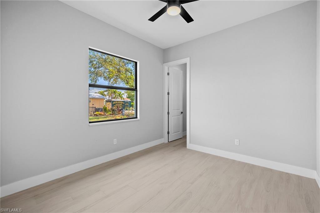 137 SE 28th TER