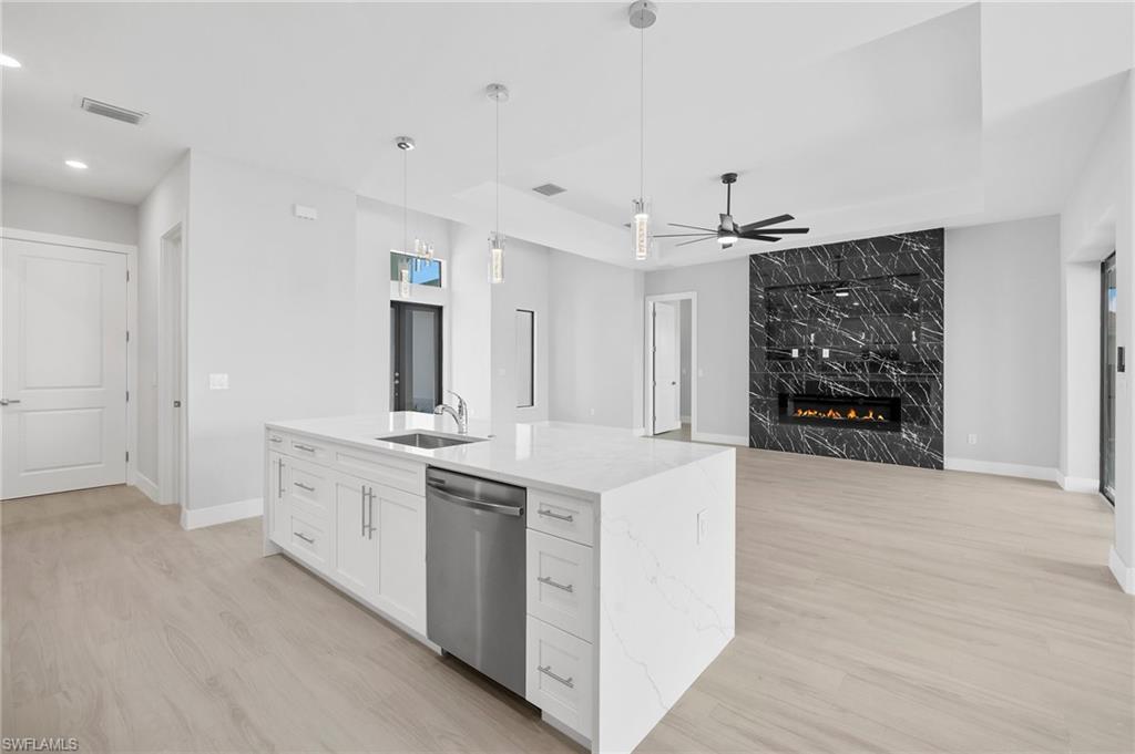 137 SE 28th TER