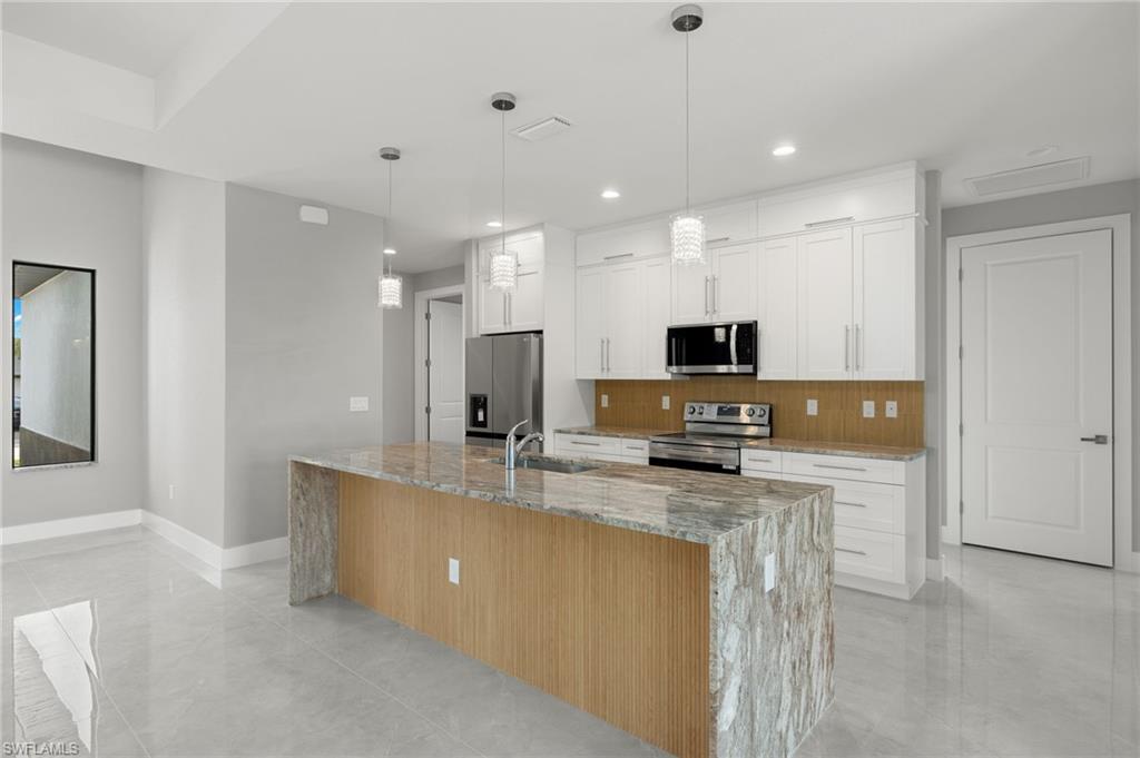 225 SW 26th TER