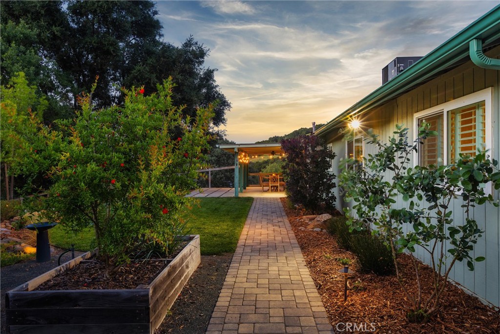 6975 San Gabriel