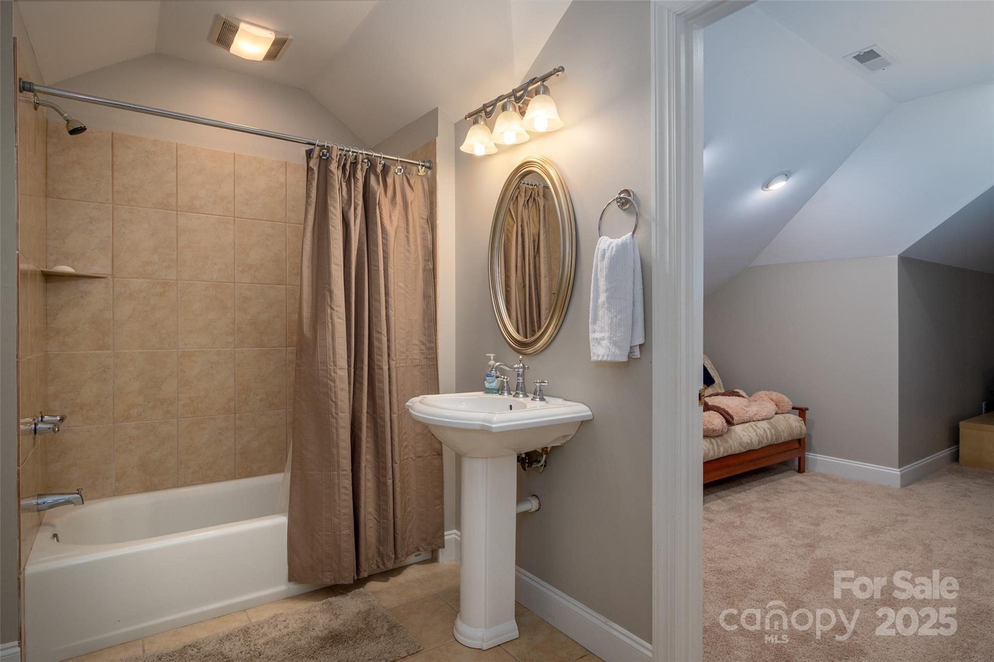 12106 Woodcliff Court