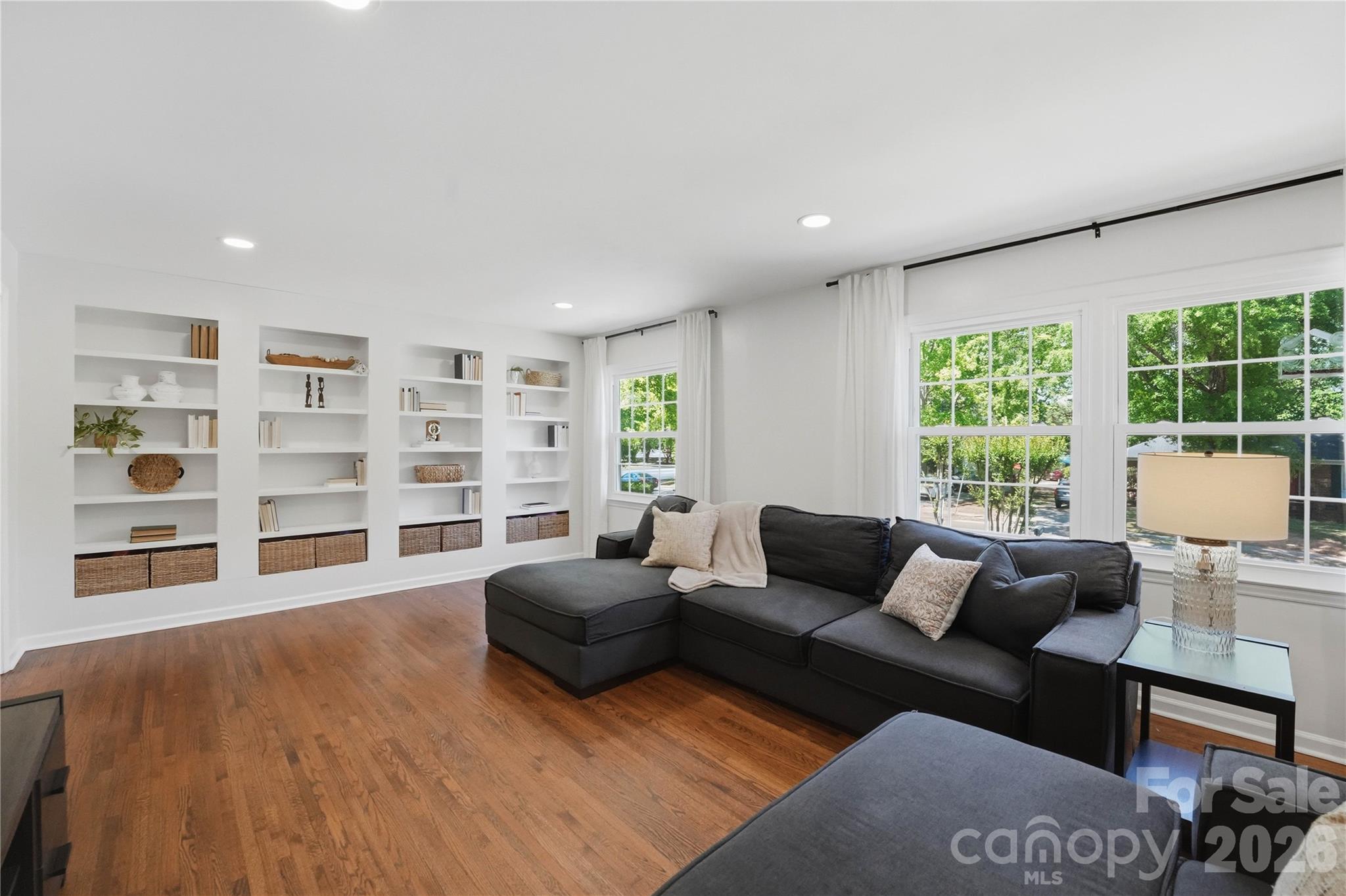 1061 Eaglewood Avenue