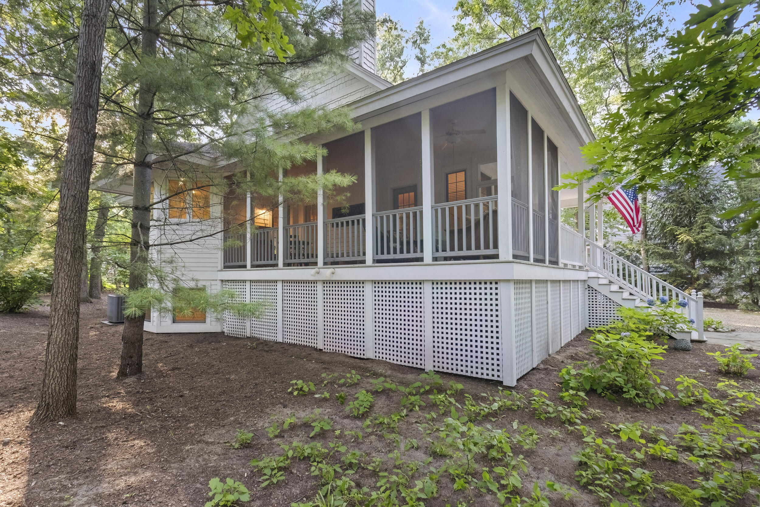 18581 Brook Hollow