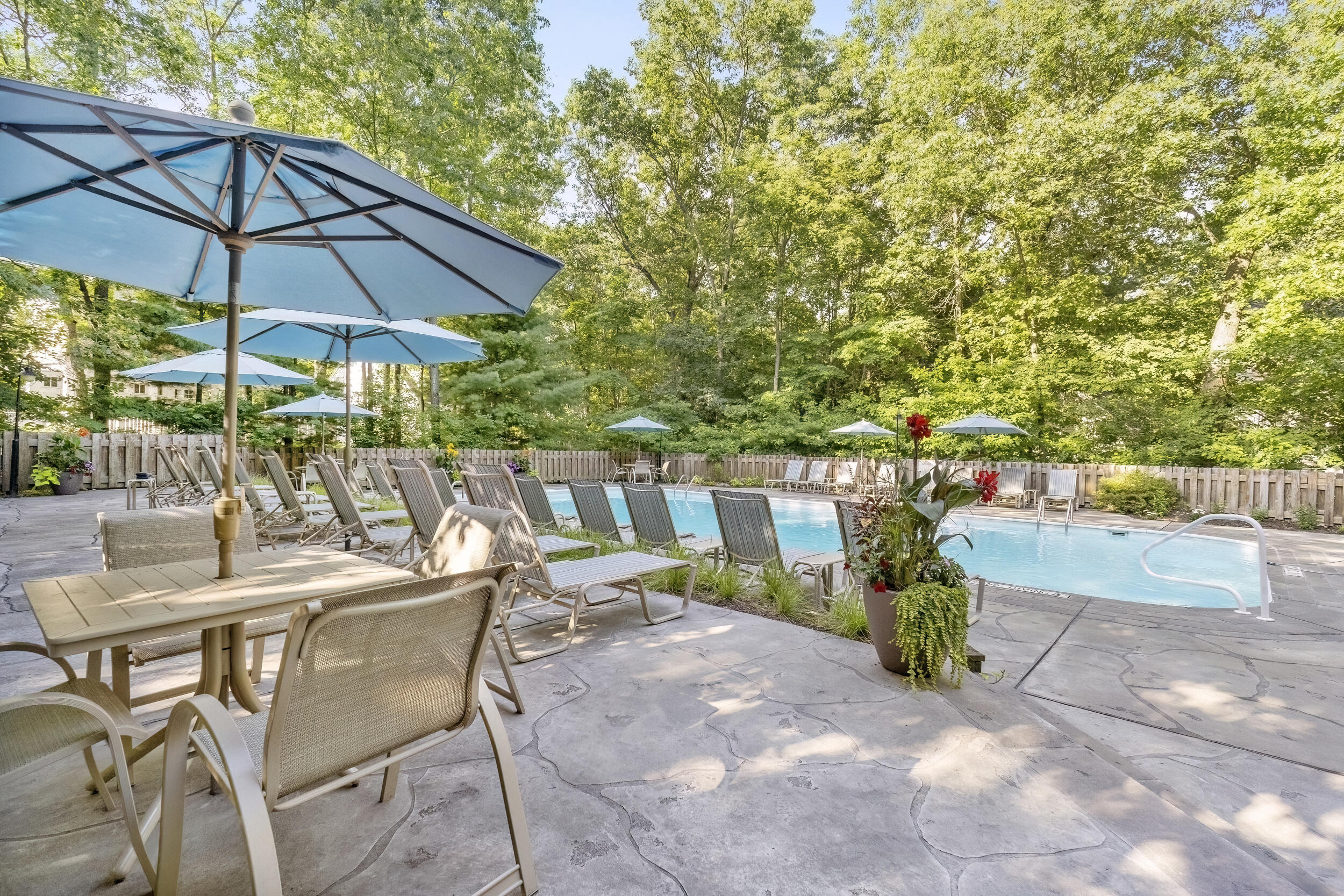18581 Brook Hollow